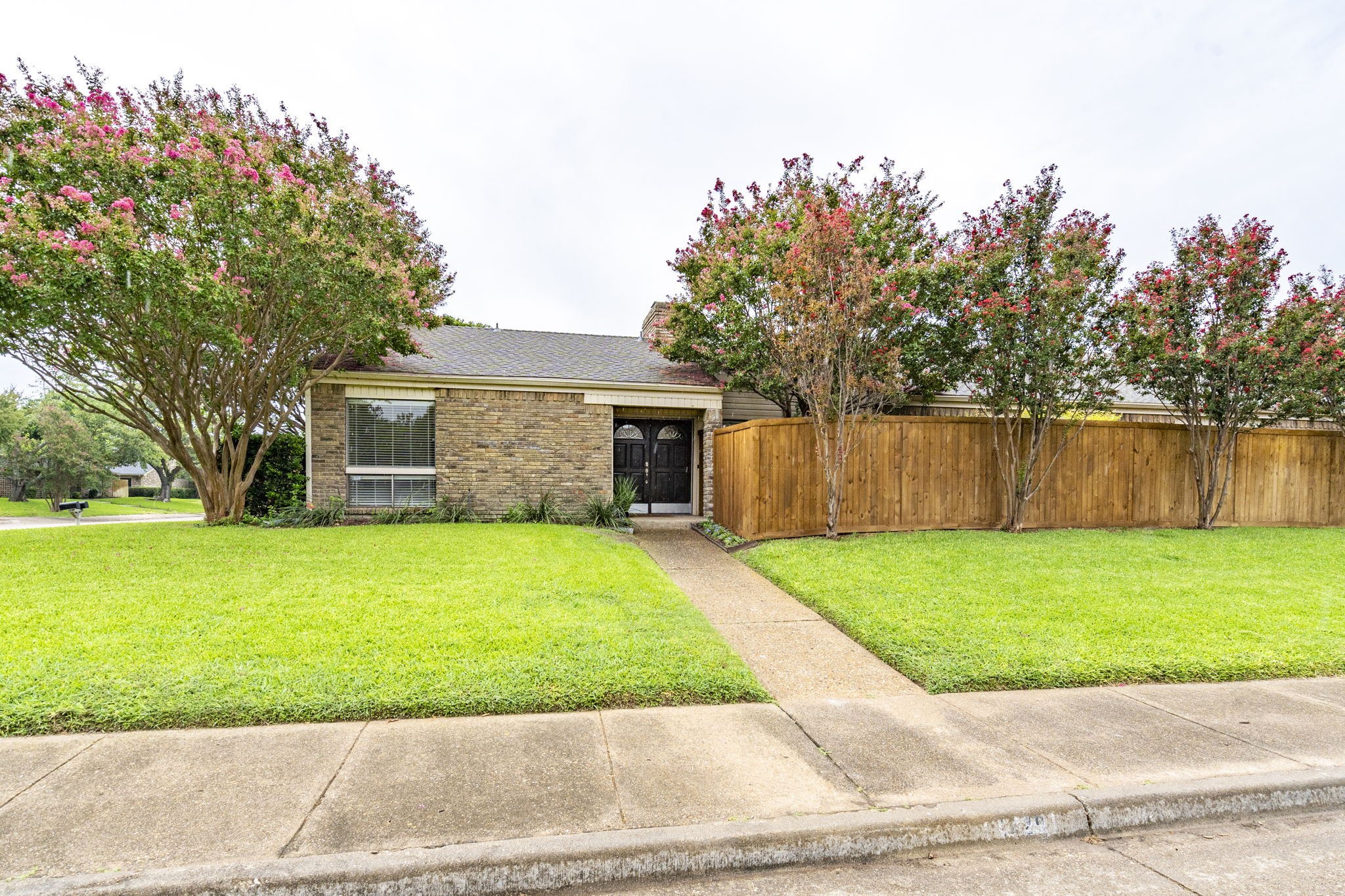 16429 Lauder Lane Dallas TX 75248