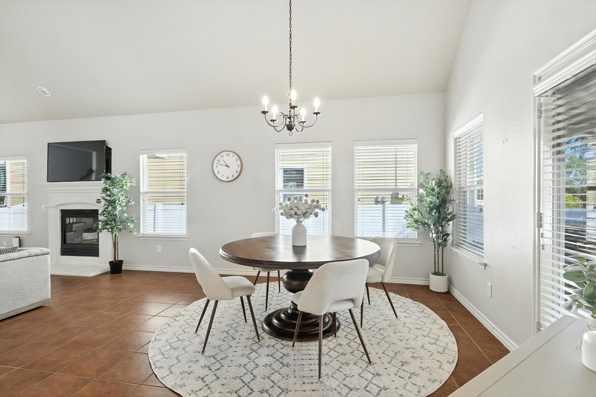 1624 Sea Pines Drive Savannah TX 76227