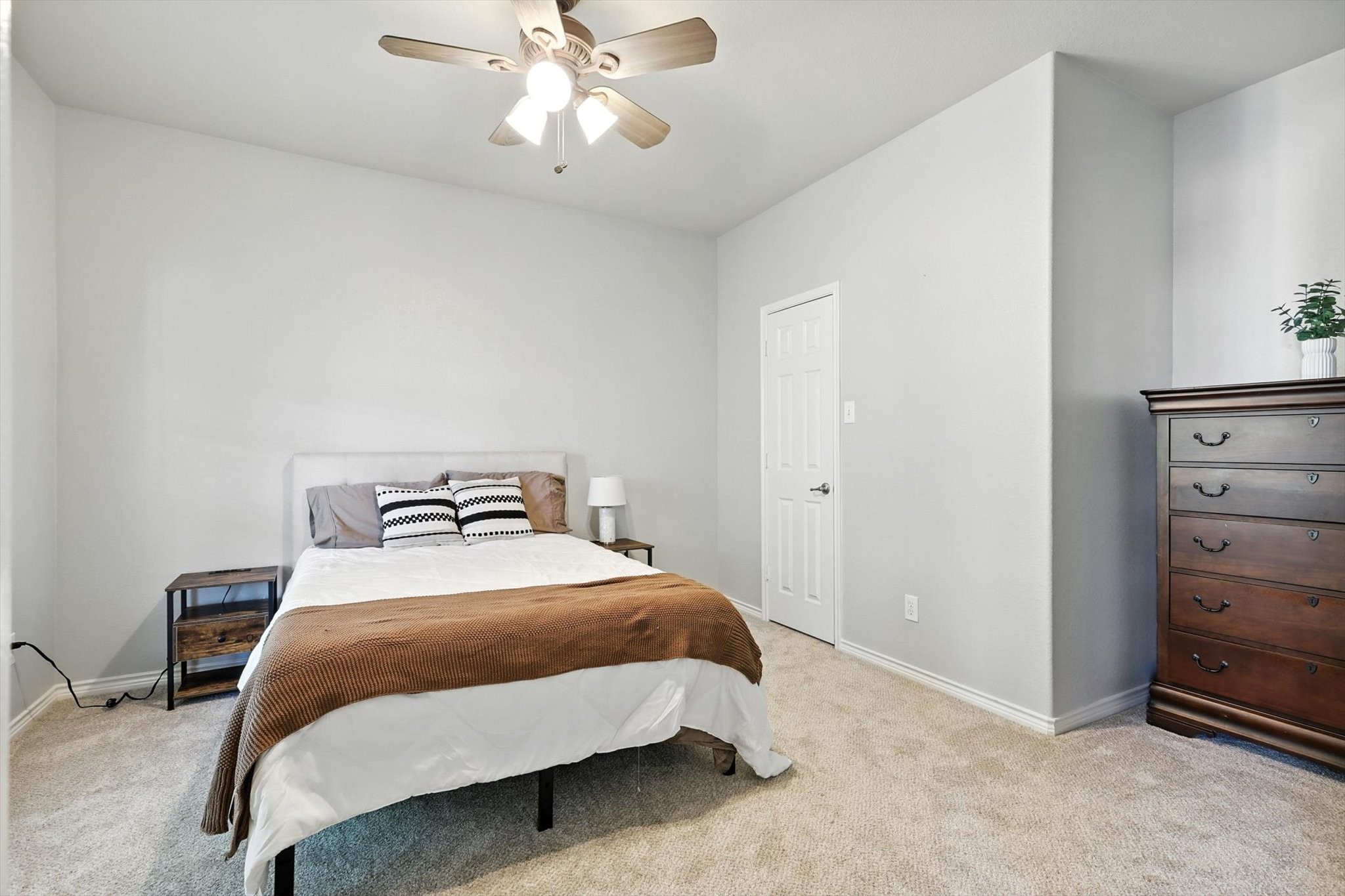 1624 Sea Pines Drive Savannah TX 76227