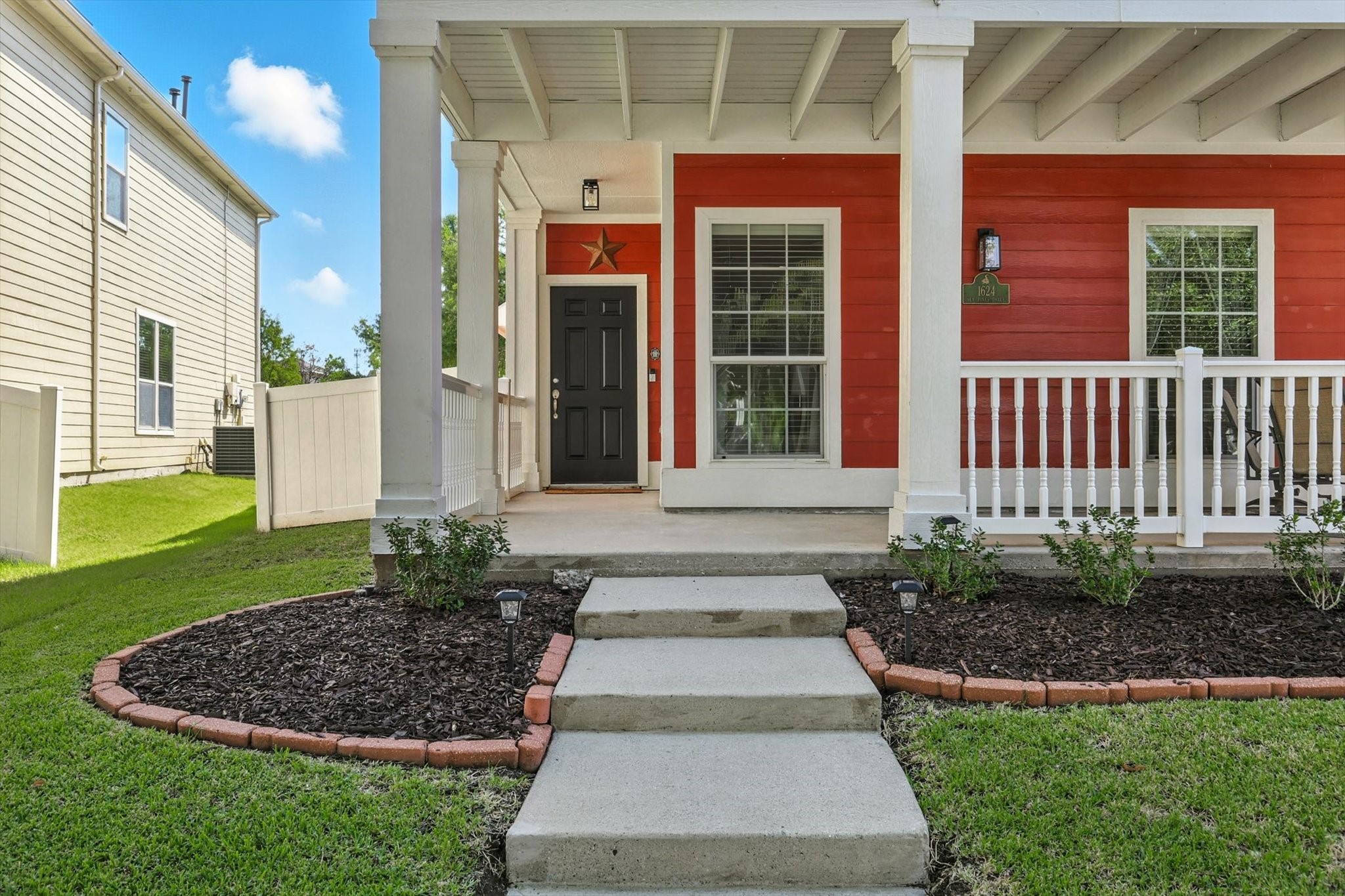 1624 Sea Pines Drive Savannah TX 76227