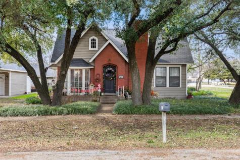 411 N Friou Street Alvarado TX 76009