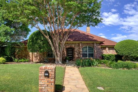 3121 Woodridge Drive Hurst TX 76054