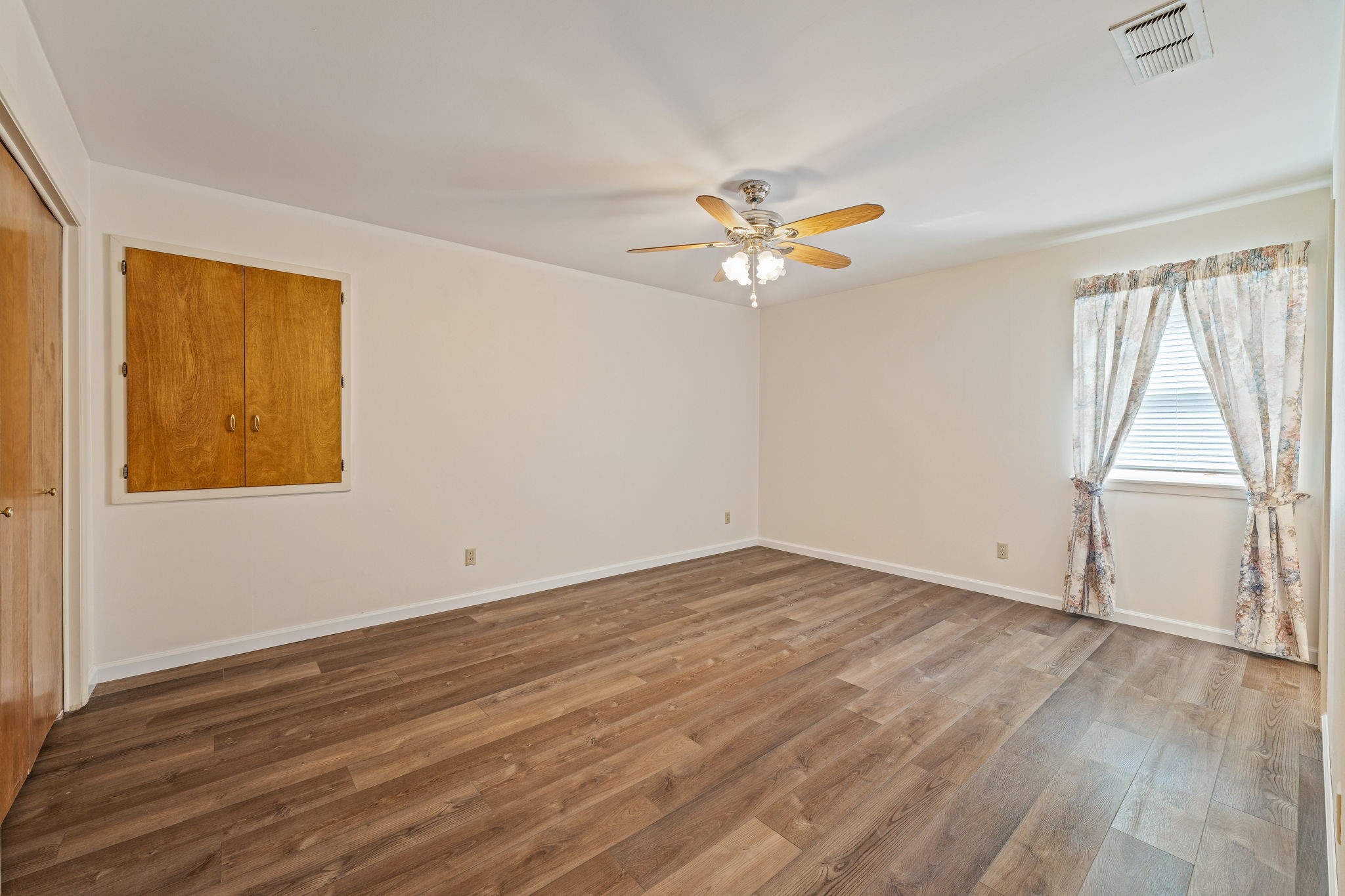 1003 Royal Lane Graham TX 76450