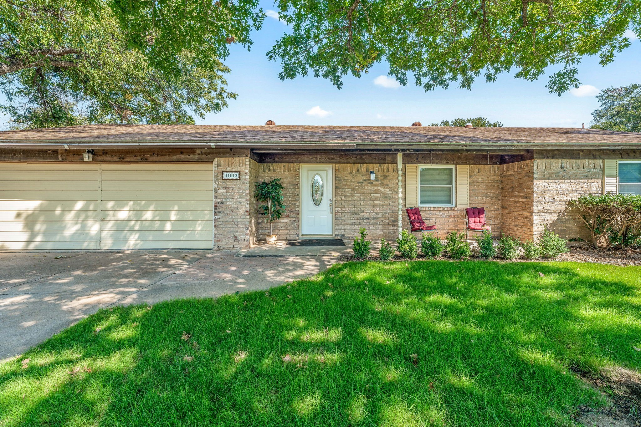 1003 Royal Lane Graham TX 76450
