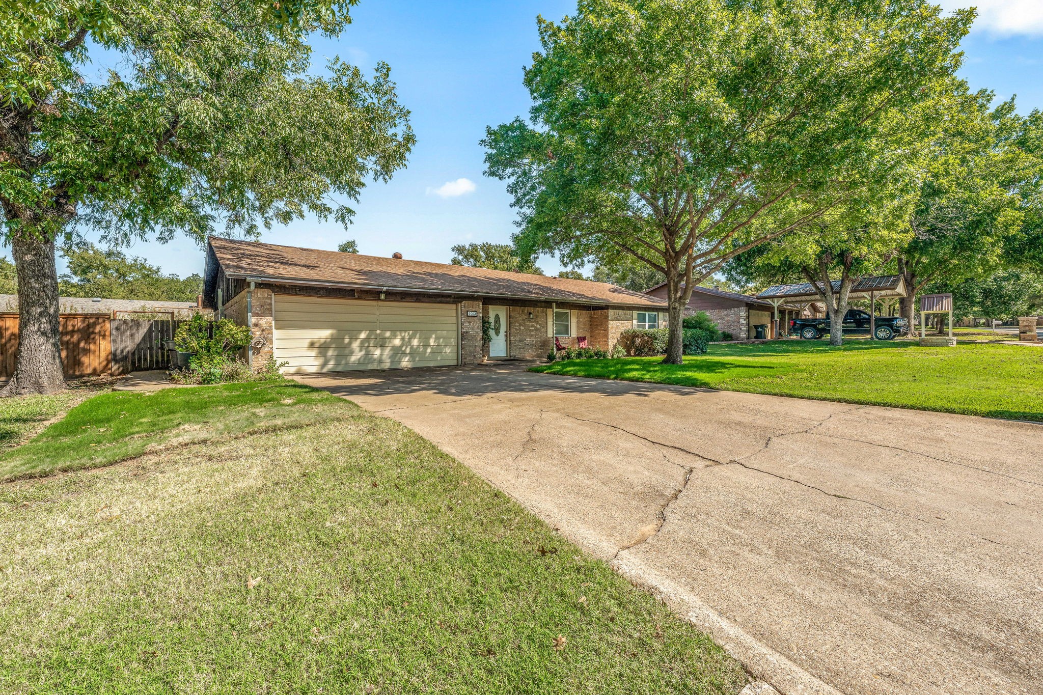 1003 Royal Lane Graham TX 76450