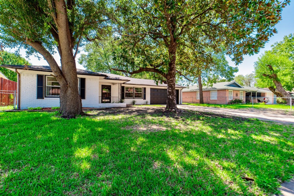 2536 Hillsboro Avenue Dallas TX 75228