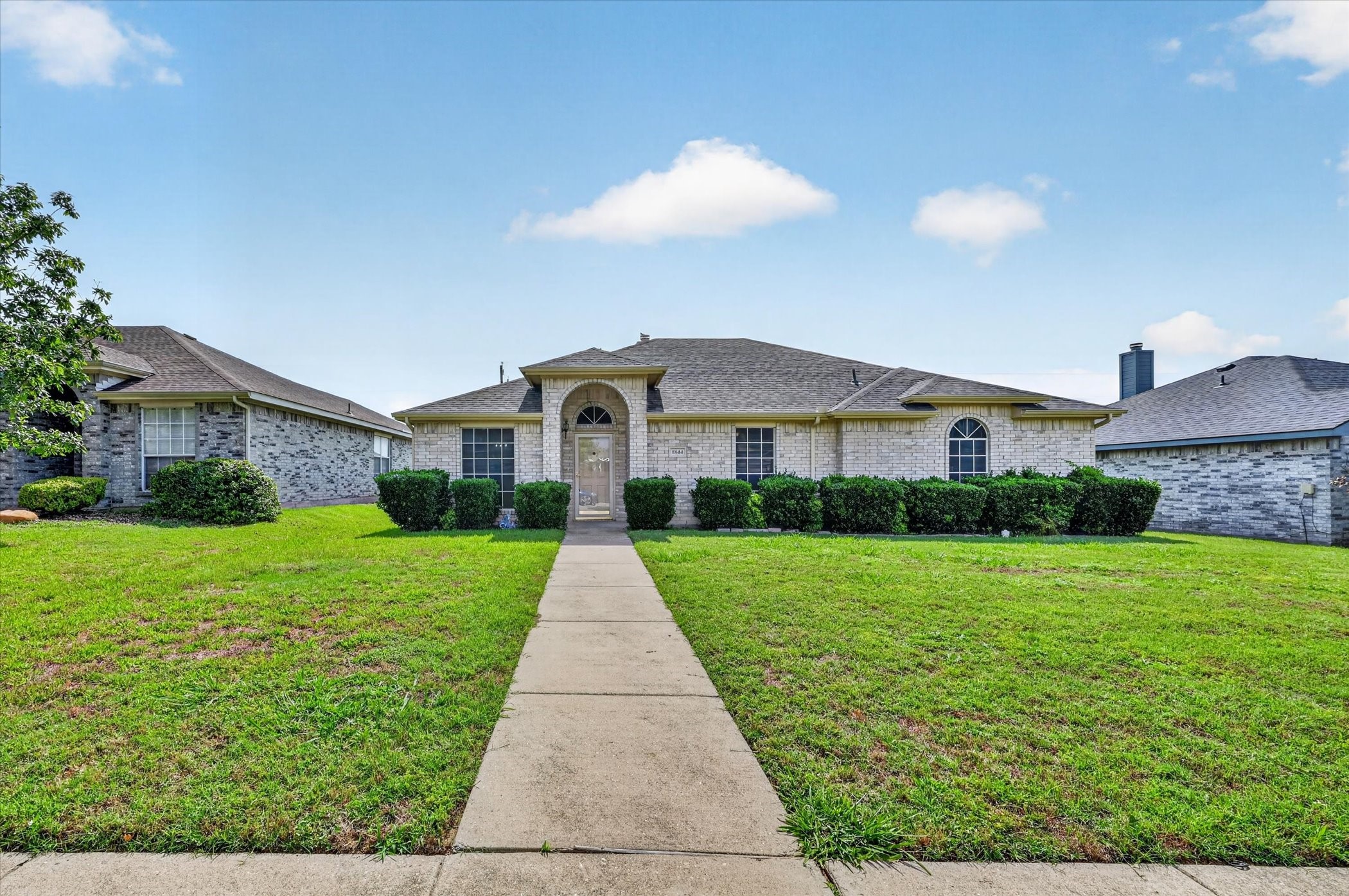 1844 Mcneely Street Lancaster TX 75134