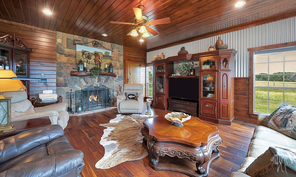 1642 County Road 234 Hico TX 76457