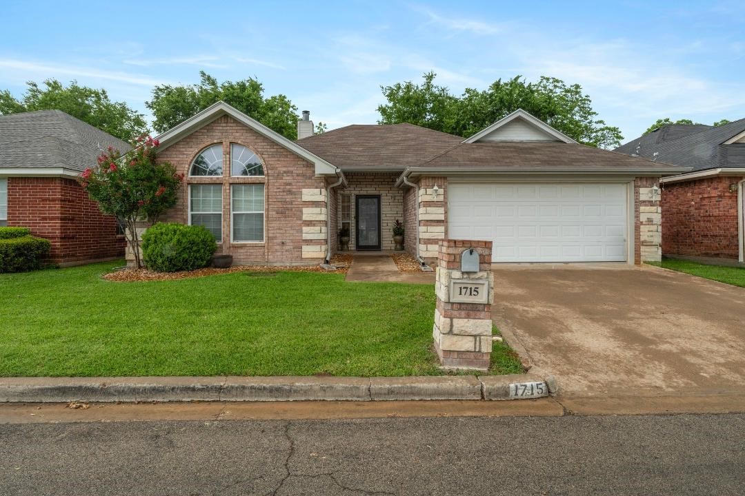 1715 Sully Court Stephenville TX 76401