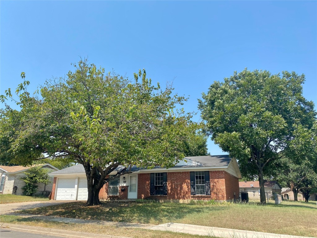 300 Boulder Court Burleson TX 76028