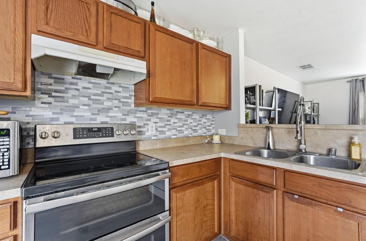 2209 Upcreek Court Dallas TX 75253