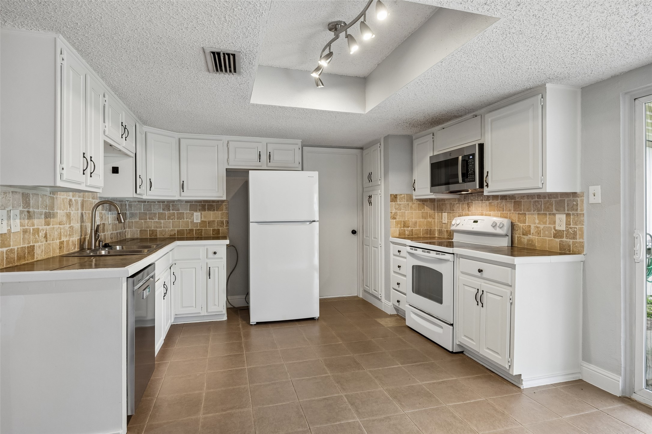 2910 Hazelwood Drive Garland TX 75044