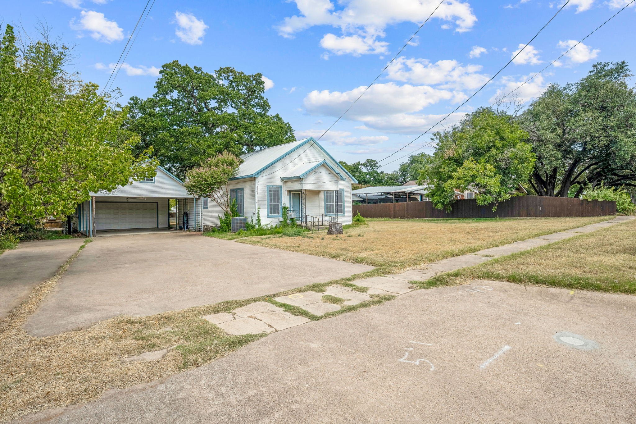 325 S Devine Street Stephenville TX 76401