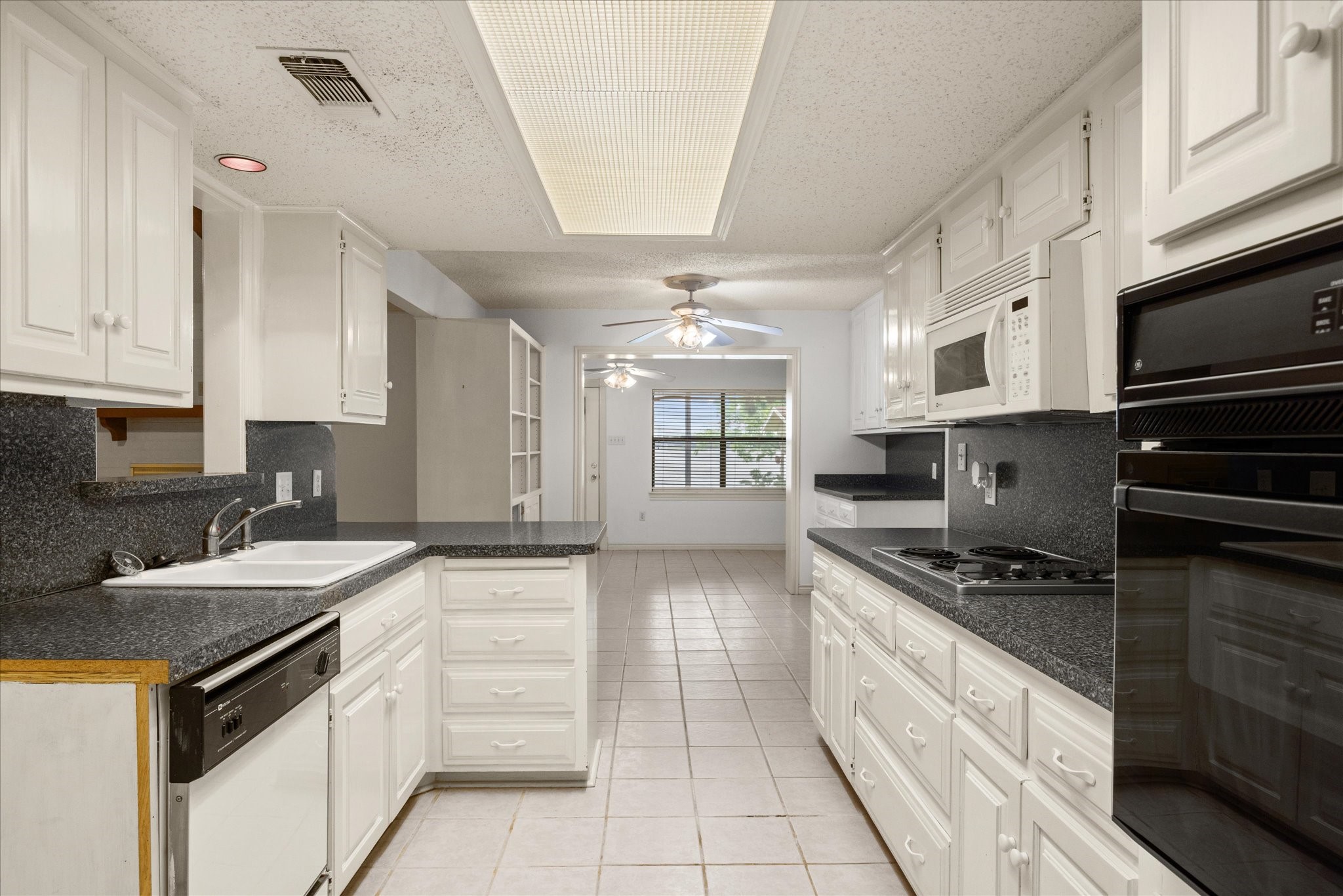 3905 Winding Way Granbury TX 76049