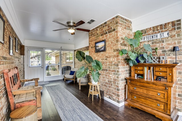 1208 Cindy Lane Cleburne TX 76033