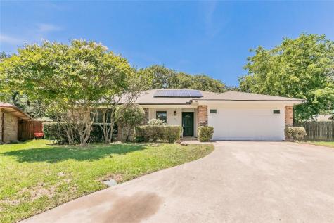 7401 Sandywoods Court Fort Worth TX 76112