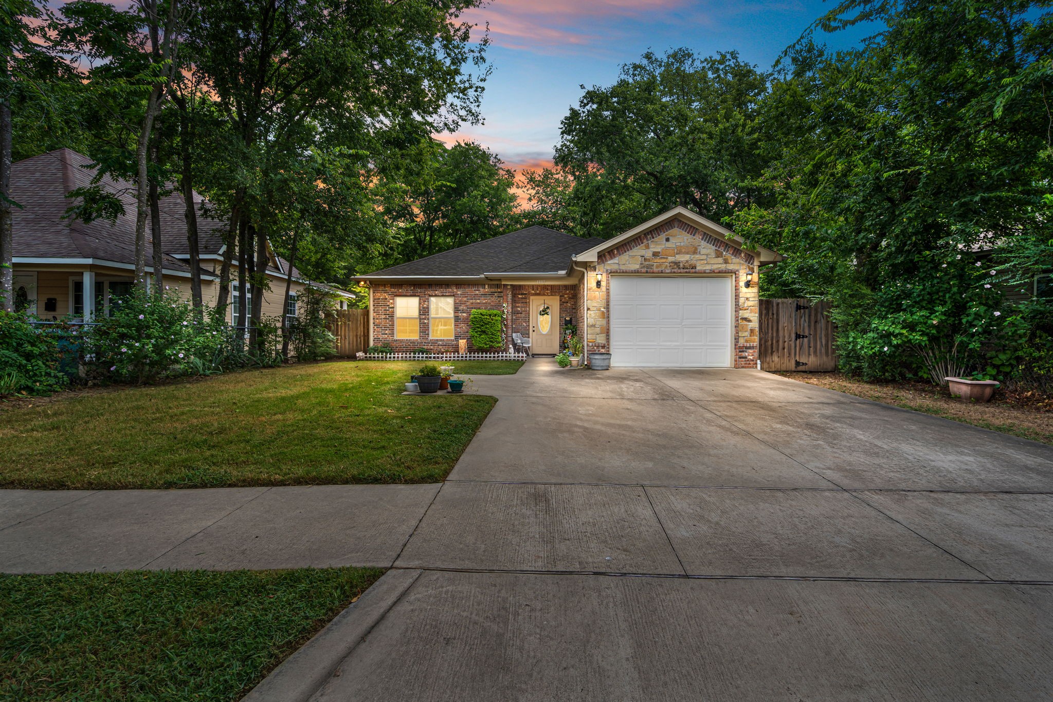 1119 S Montgomery Street Sherman TX 75090