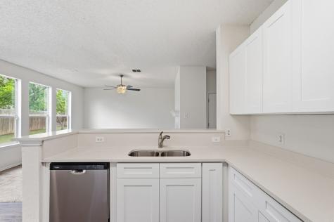 725 Parkford Lane Arlington TX 76001