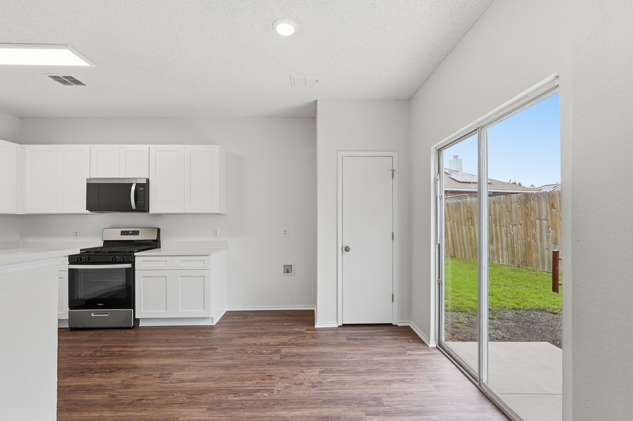 725 Parkford Lane Arlington TX 76001