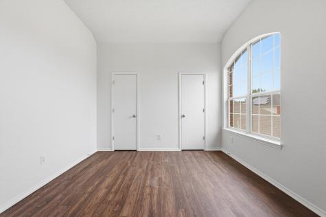 725 Parkford Lane Arlington TX 76001