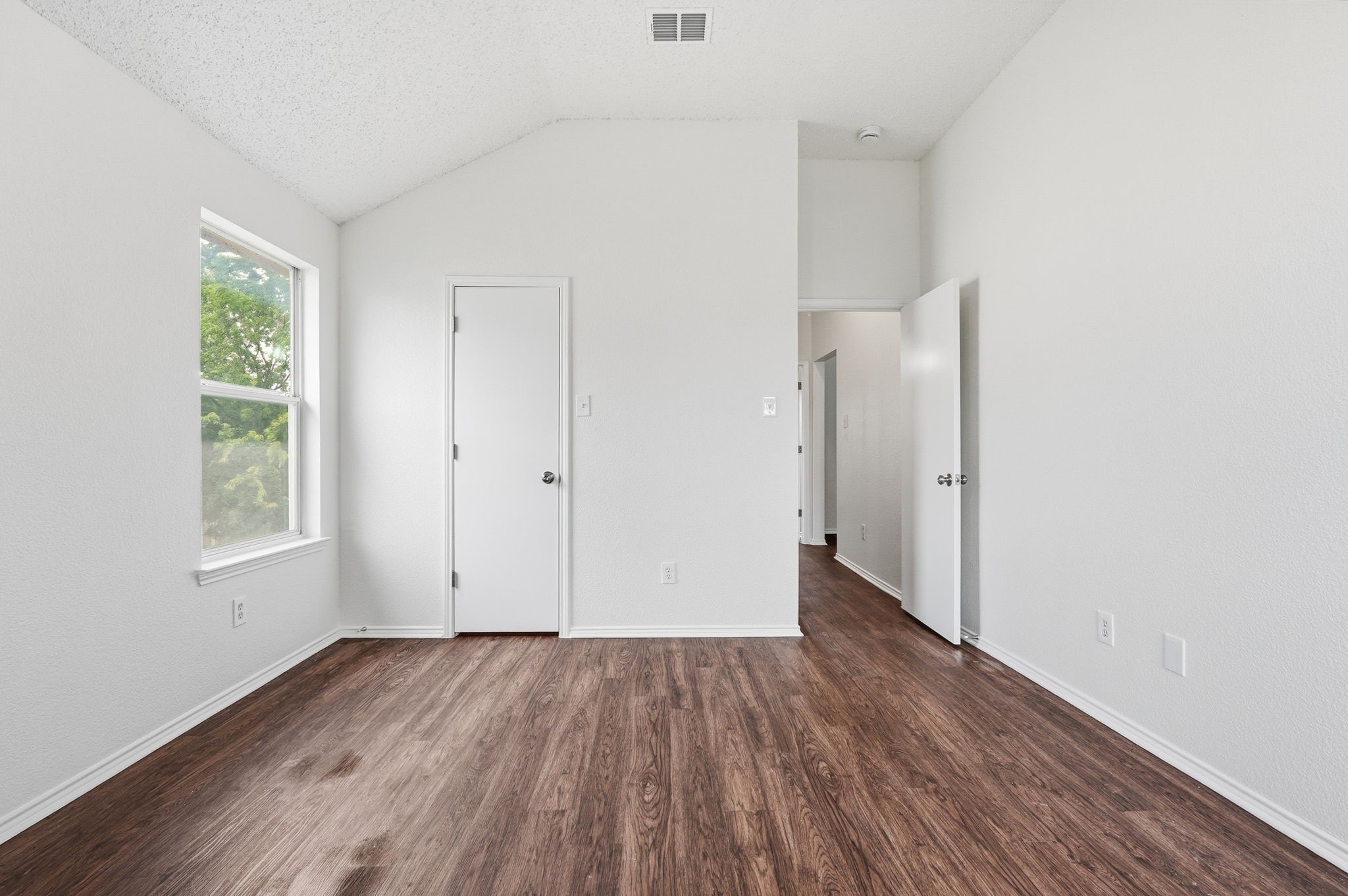 725 Parkford Lane Arlington TX 76001