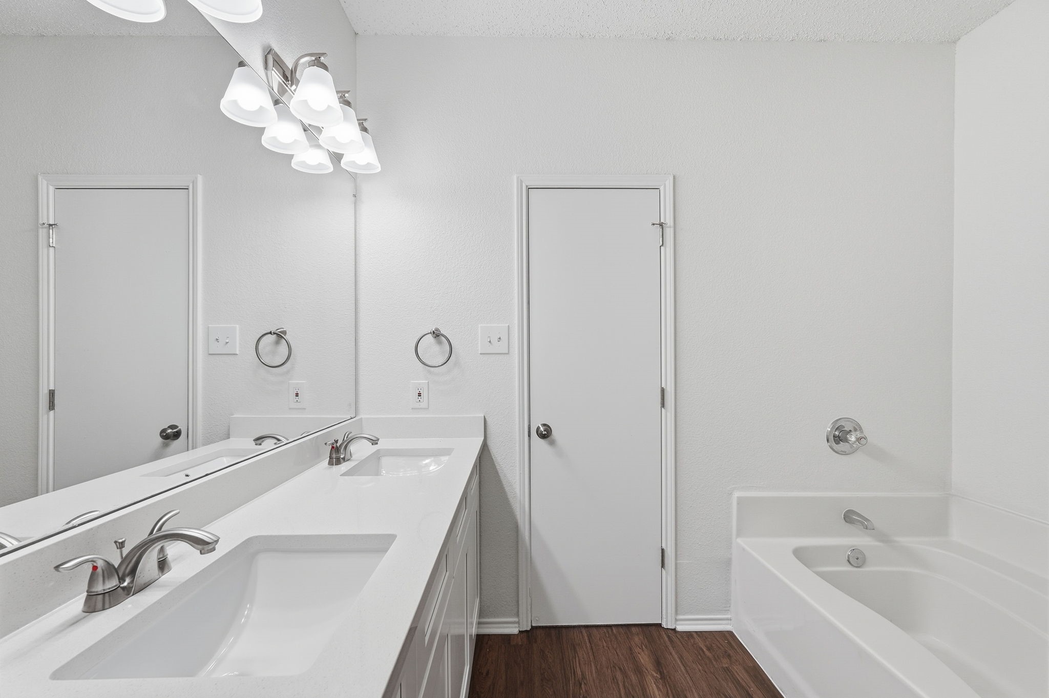 725 Parkford Lane Arlington TX 76001