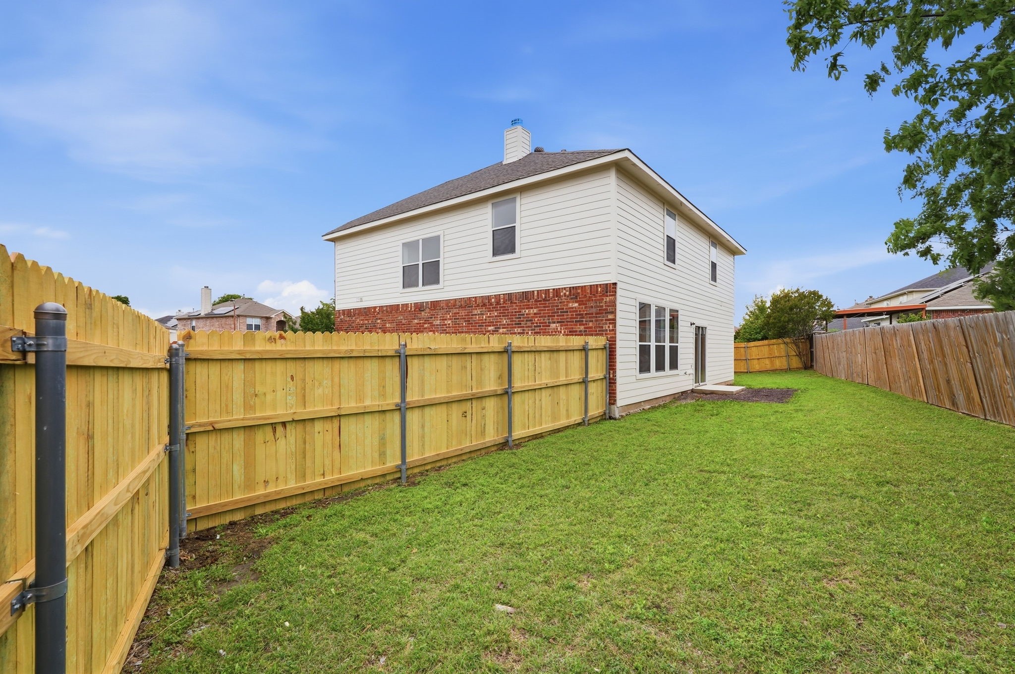 725 Parkford Lane Arlington TX 76001