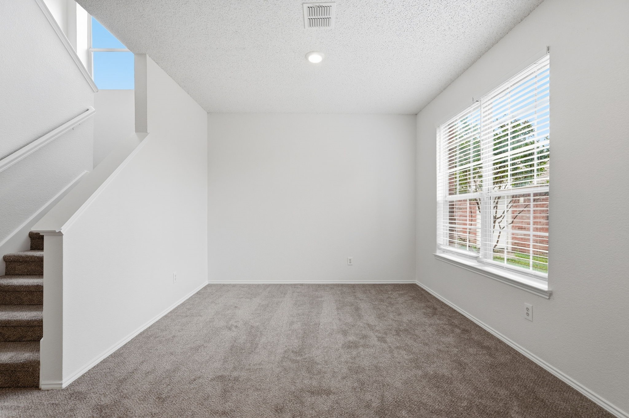 725 Parkford Lane Arlington TX 76001