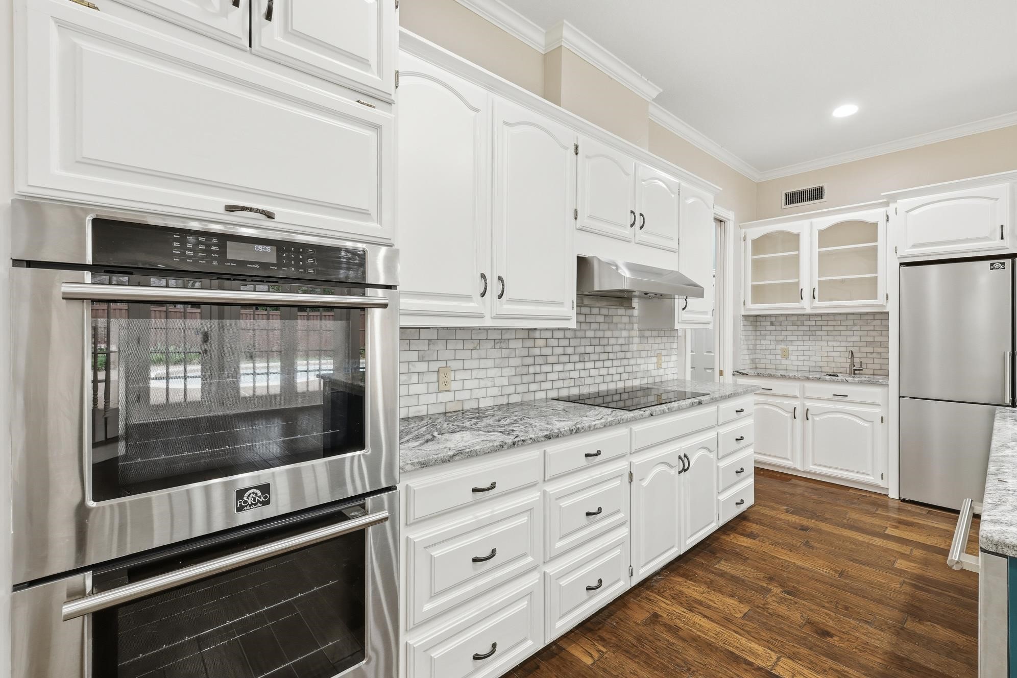 848 Birdsong Bedford TX 76021