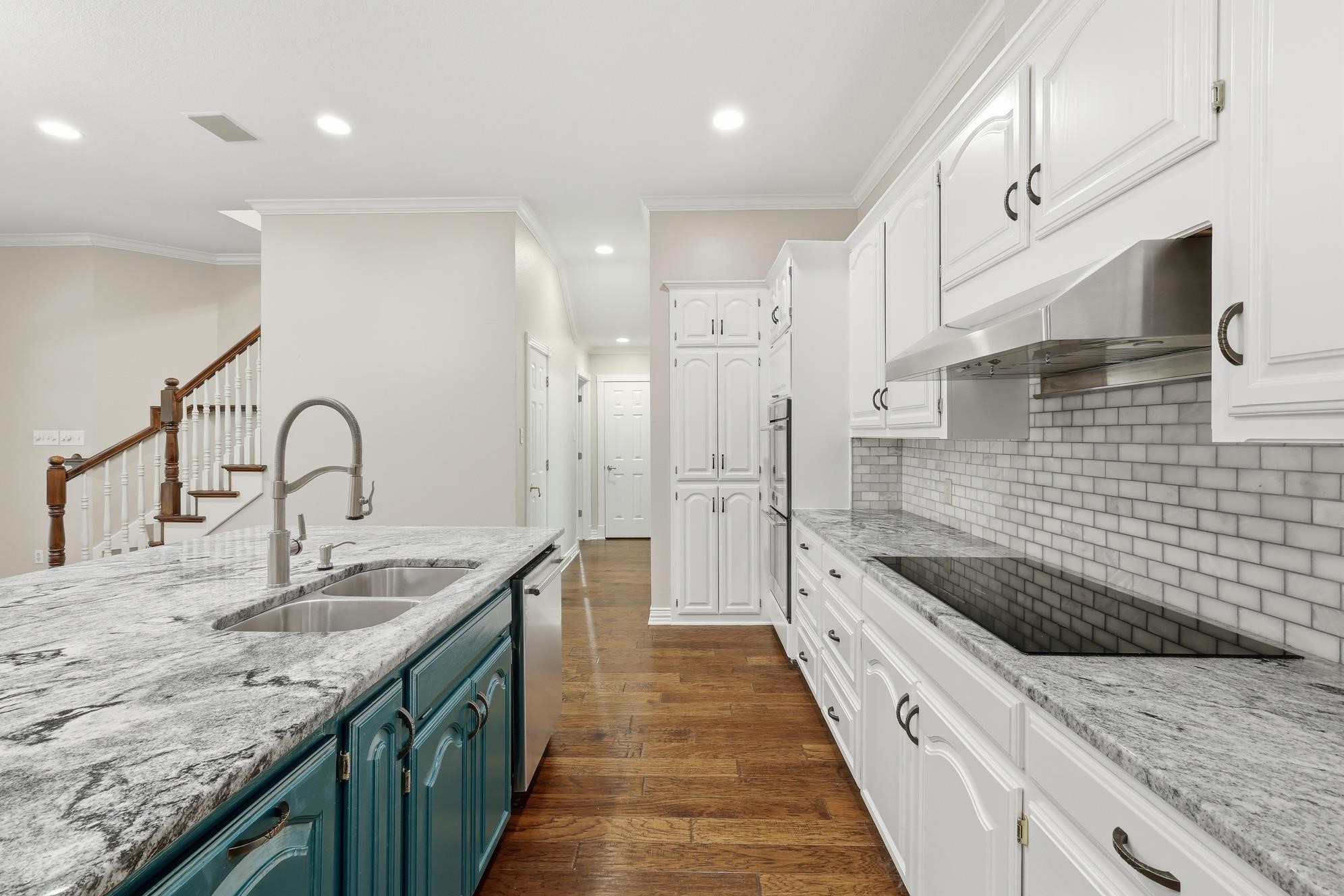 848 Birdsong Bedford TX 76021