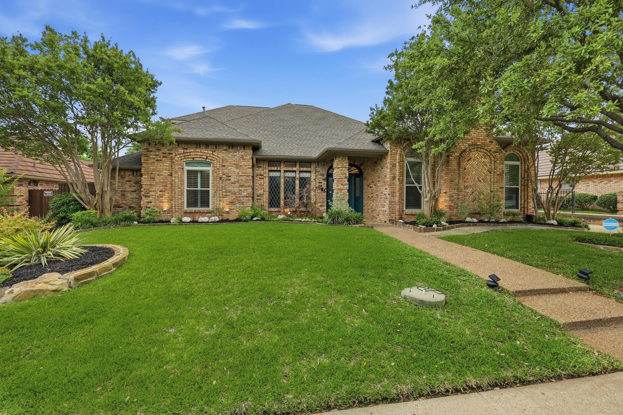 848 Birdsong Bedford TX 76021