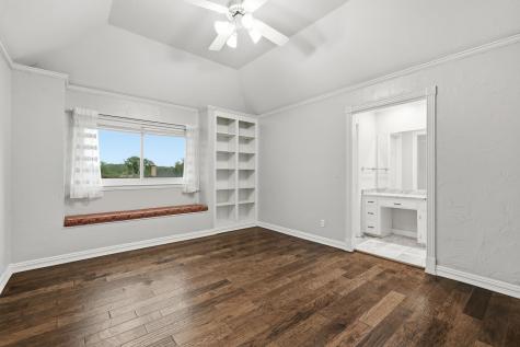 848 Birdsong Bedford TX 76021