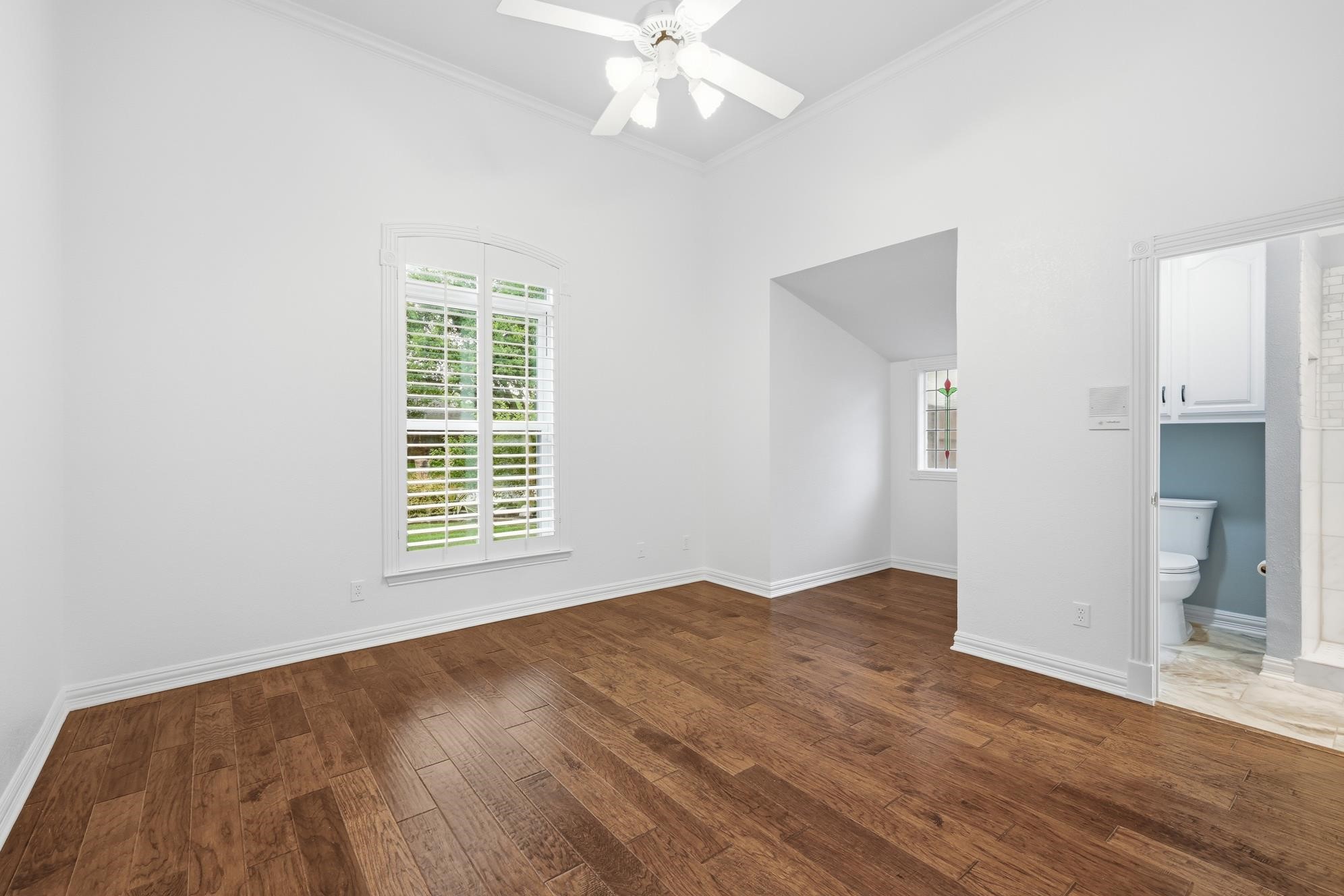 848 Birdsong Bedford TX 76021