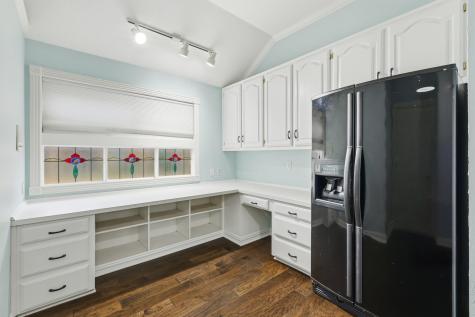 848 Birdsong Bedford TX 76021