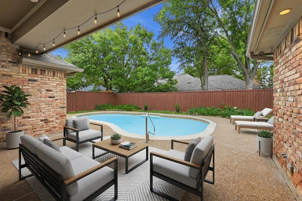 848 Birdsong Bedford TX 76021