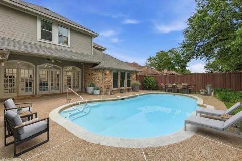 848 Birdsong Bedford TX 76021