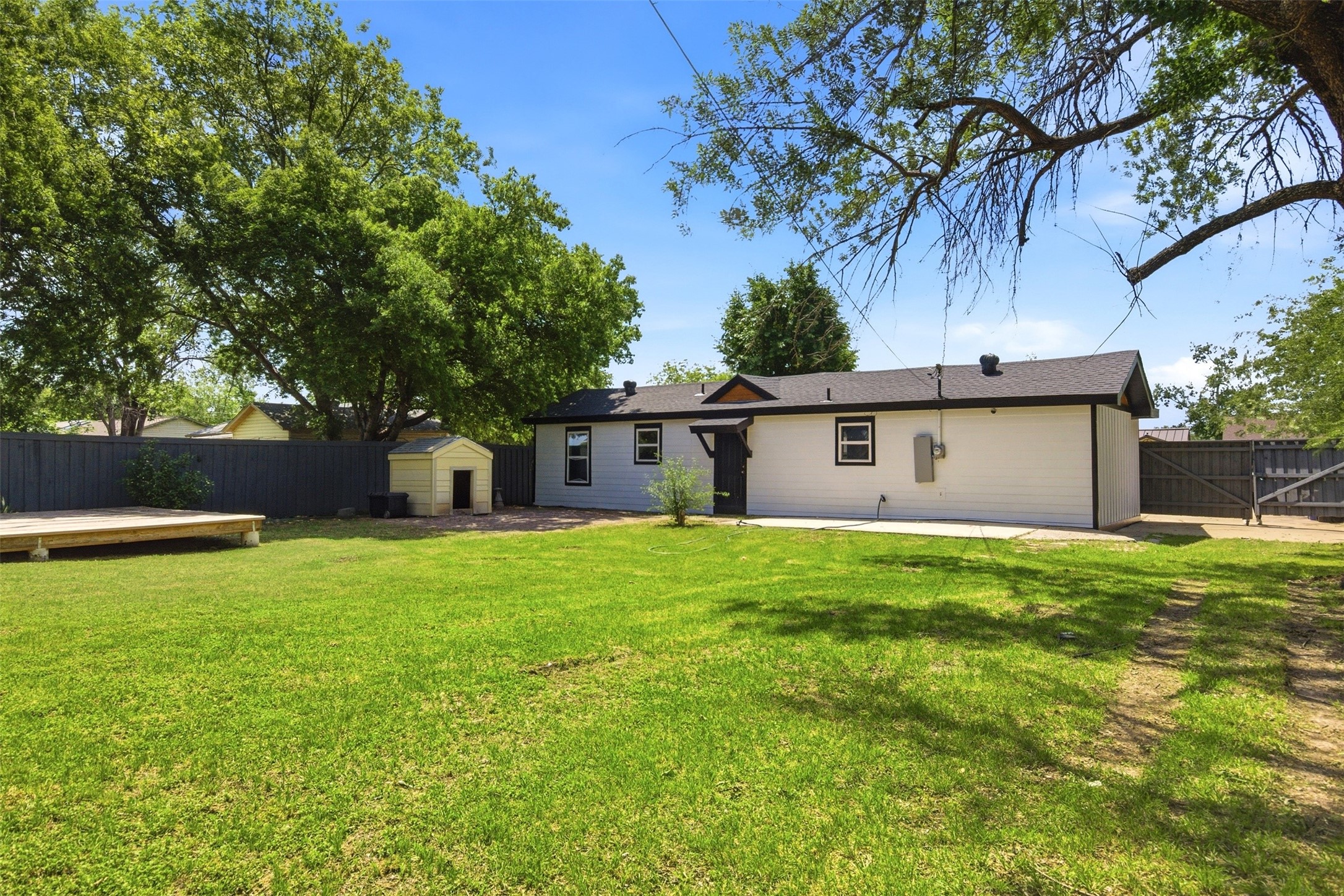 6824 Lakeside Drive Lake Worth TX 76135