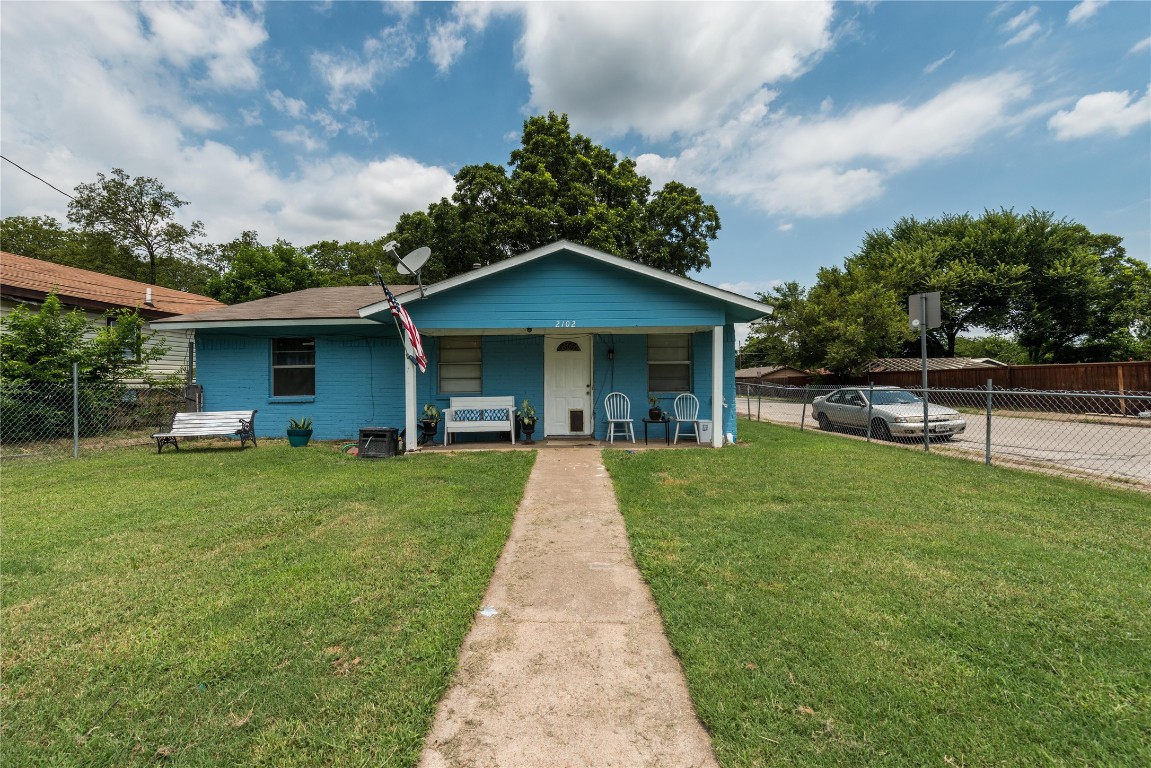 2102 Spikes Street Grand Prairie TX 75051