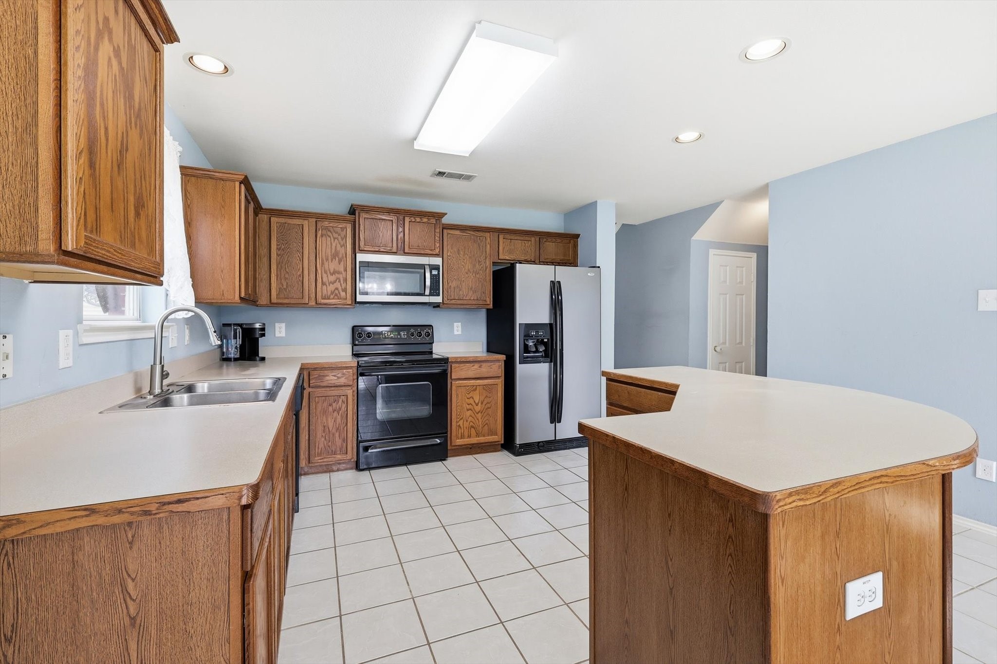 1703 Wolf Creek Drive Arlington TX 76018