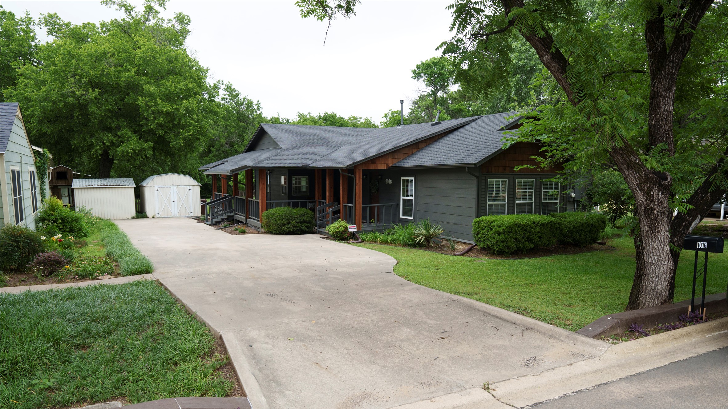 1016 W Collins Street Denton TX 76201