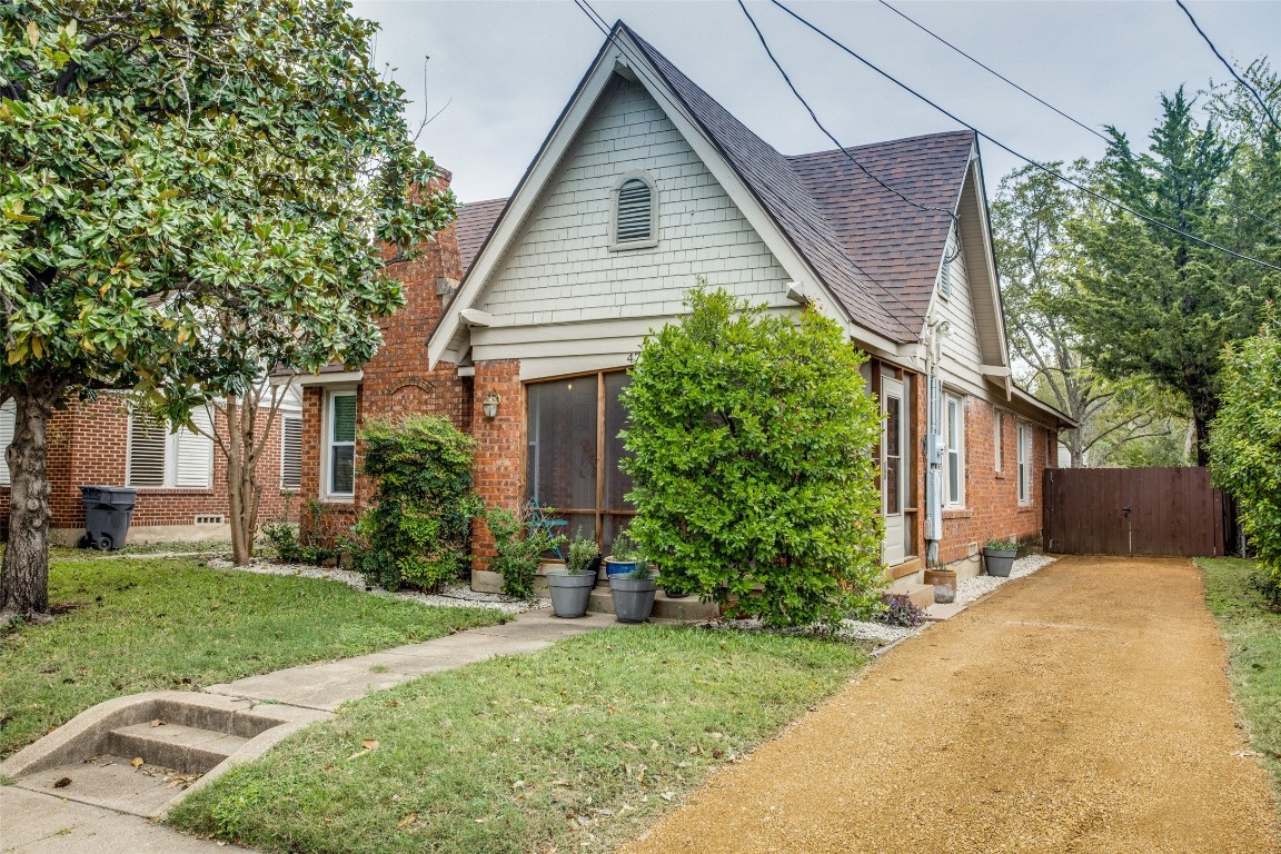 4718 Capitol Avenue Dallas TX 75204
