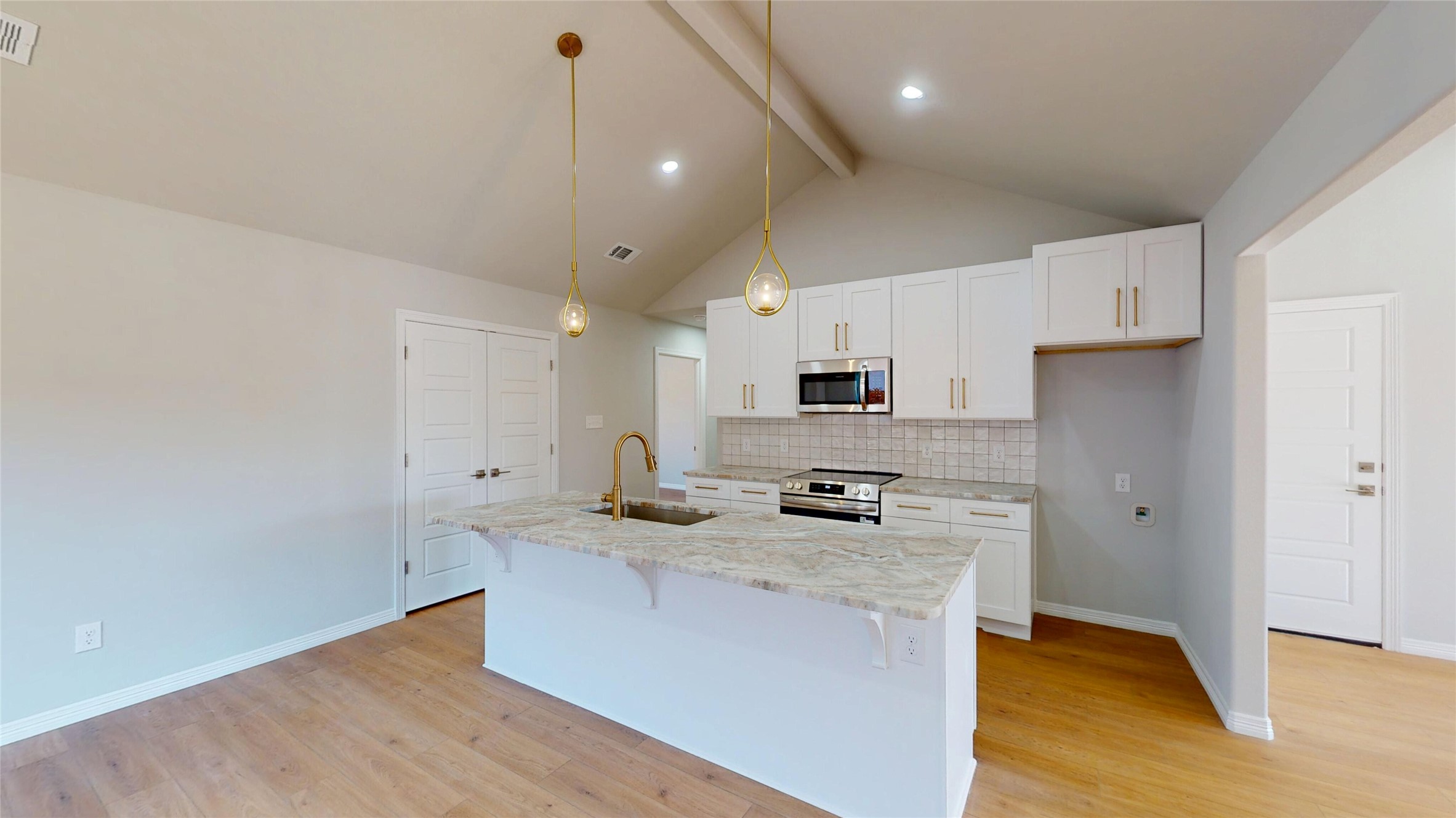 707 Cedar Street Cleburne TX 76031