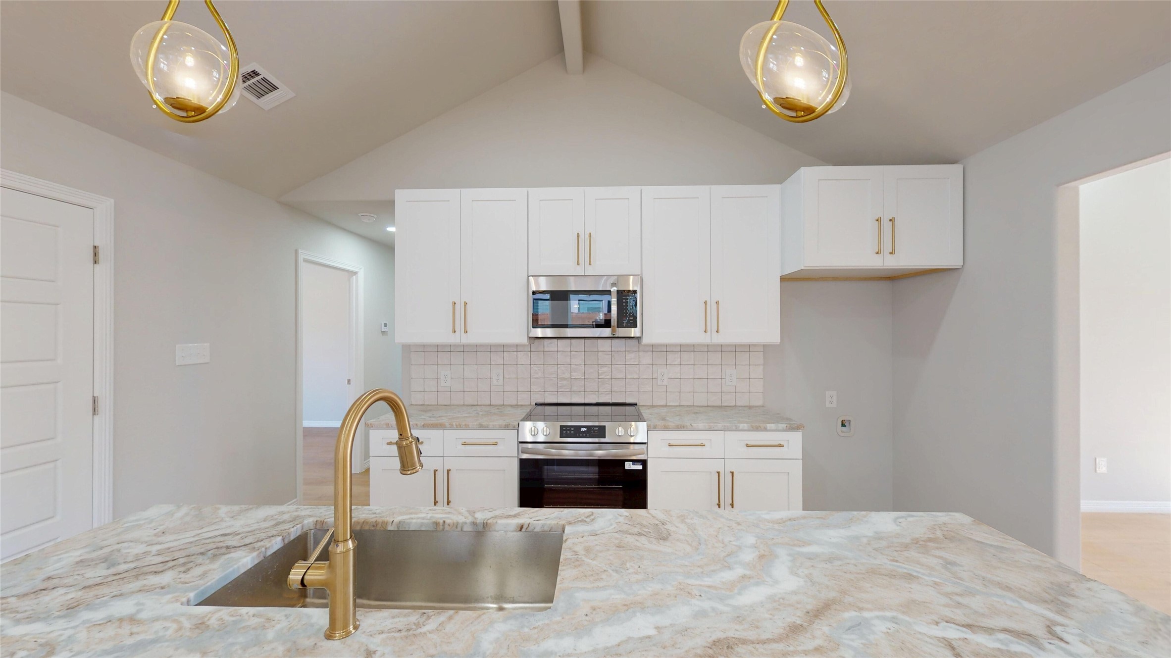 707 Cedar Street Cleburne TX 76031