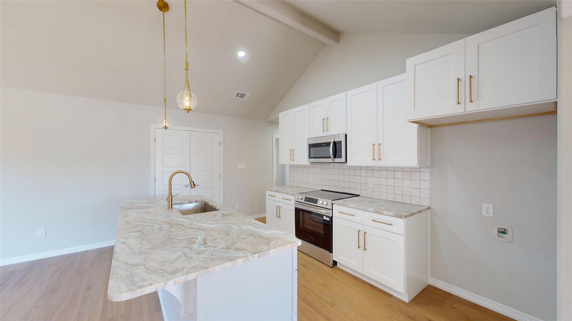 707 Cedar Street Cleburne TX 76031