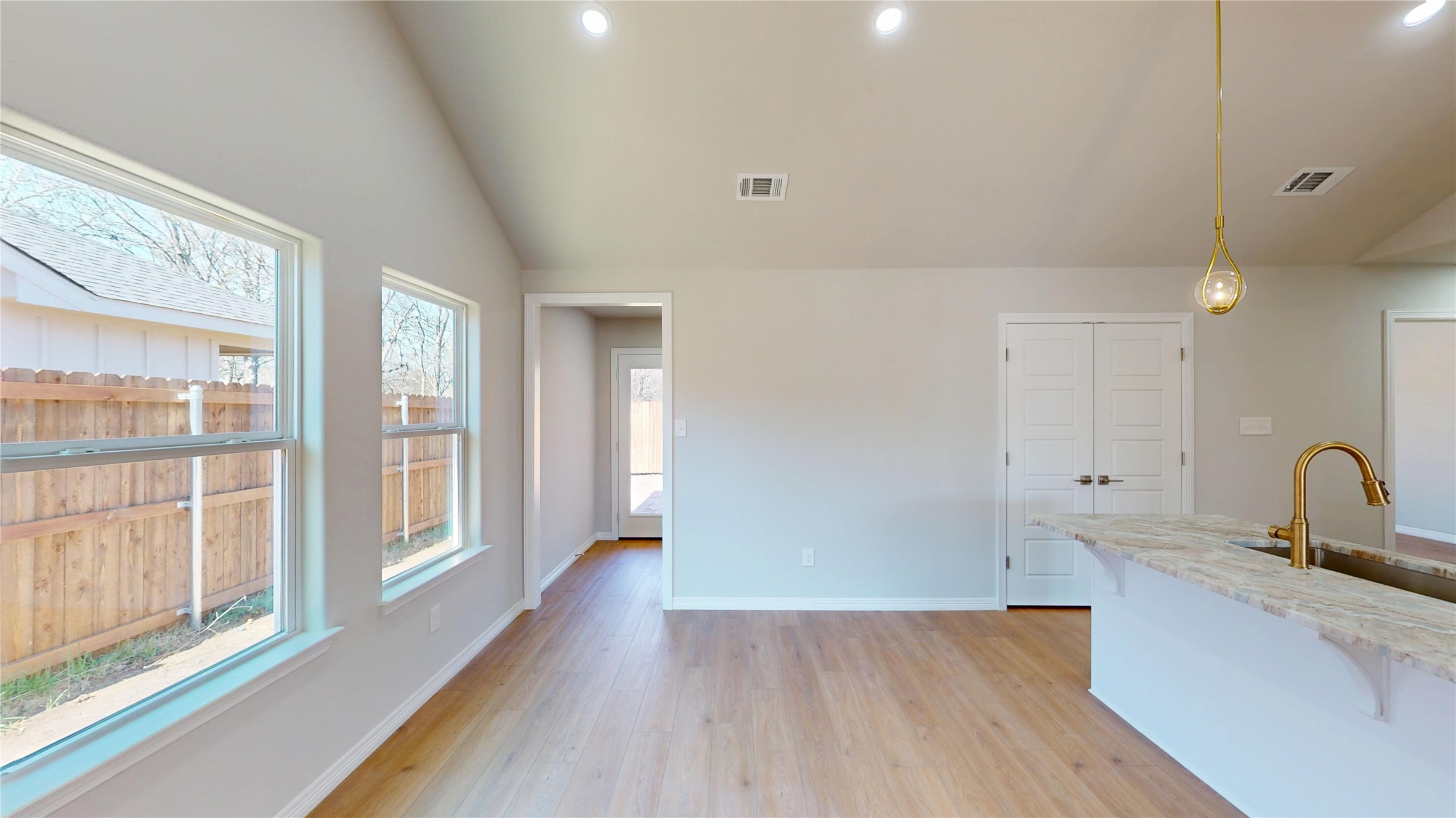 707 Cedar Street Cleburne TX 76031