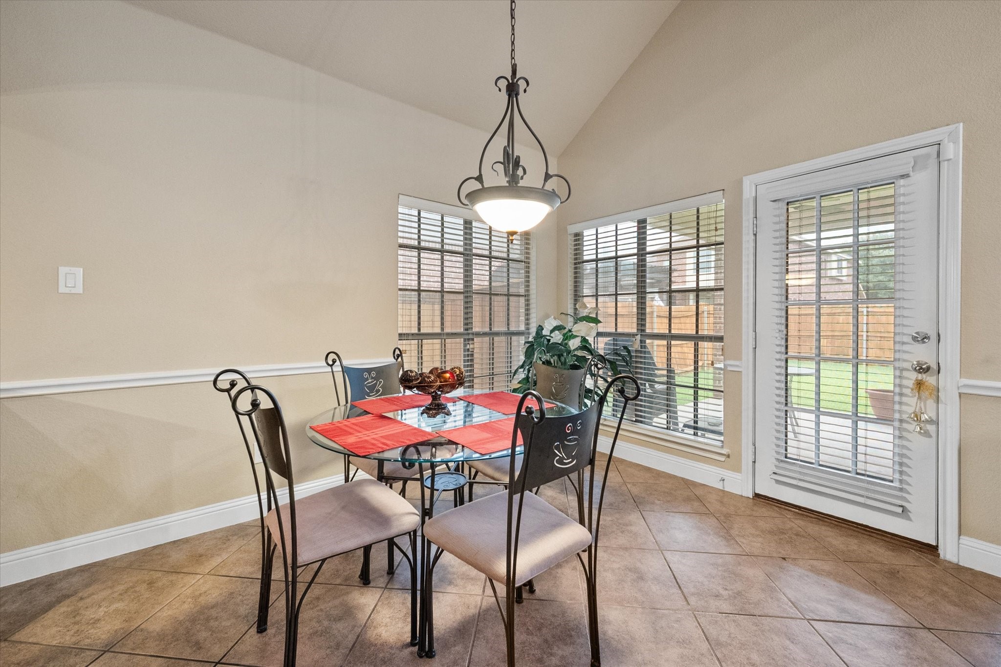 2755 Vela Grand Prairie TX 75054