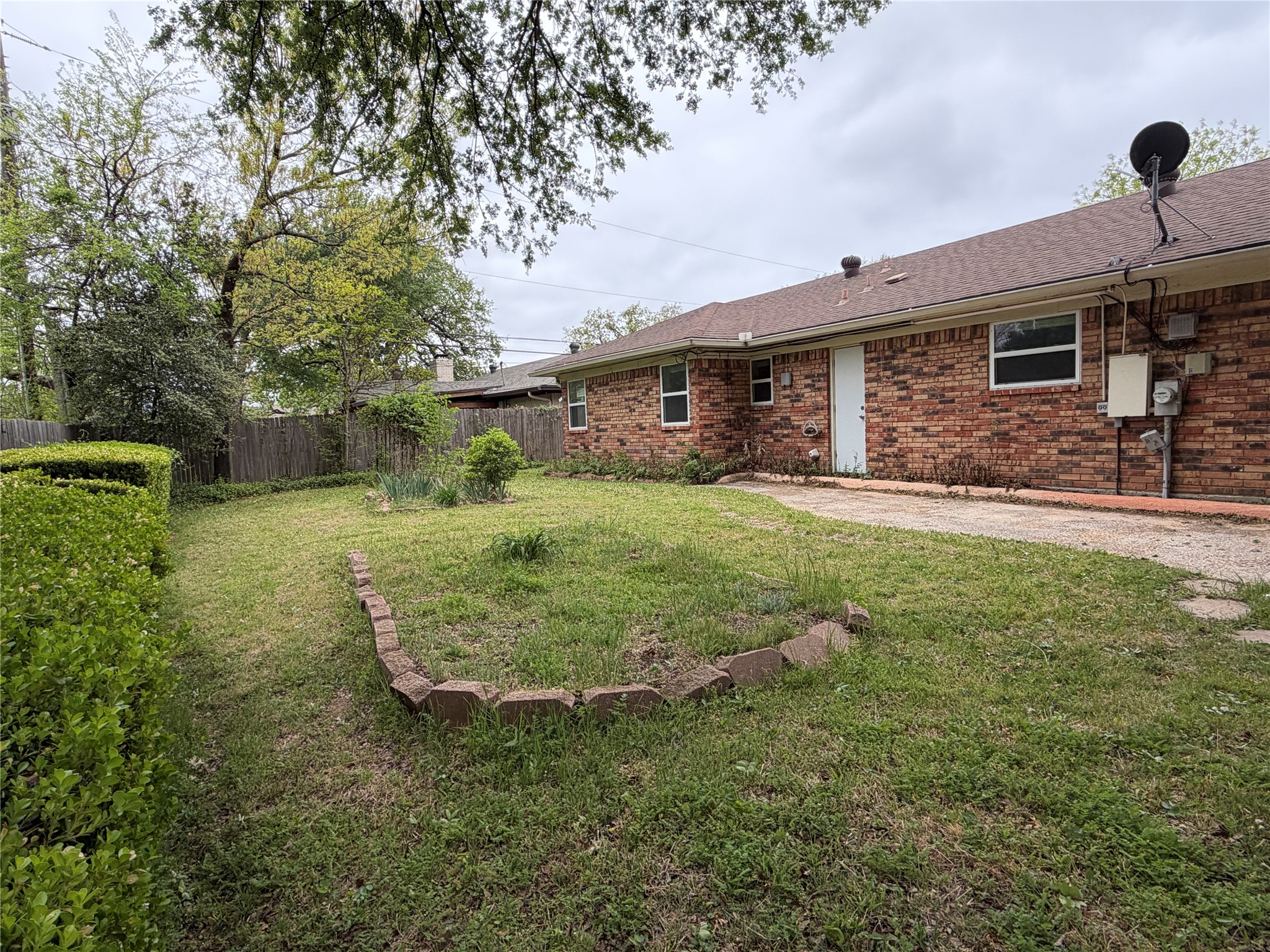 2904 Steve Drive Hurst TX 76054