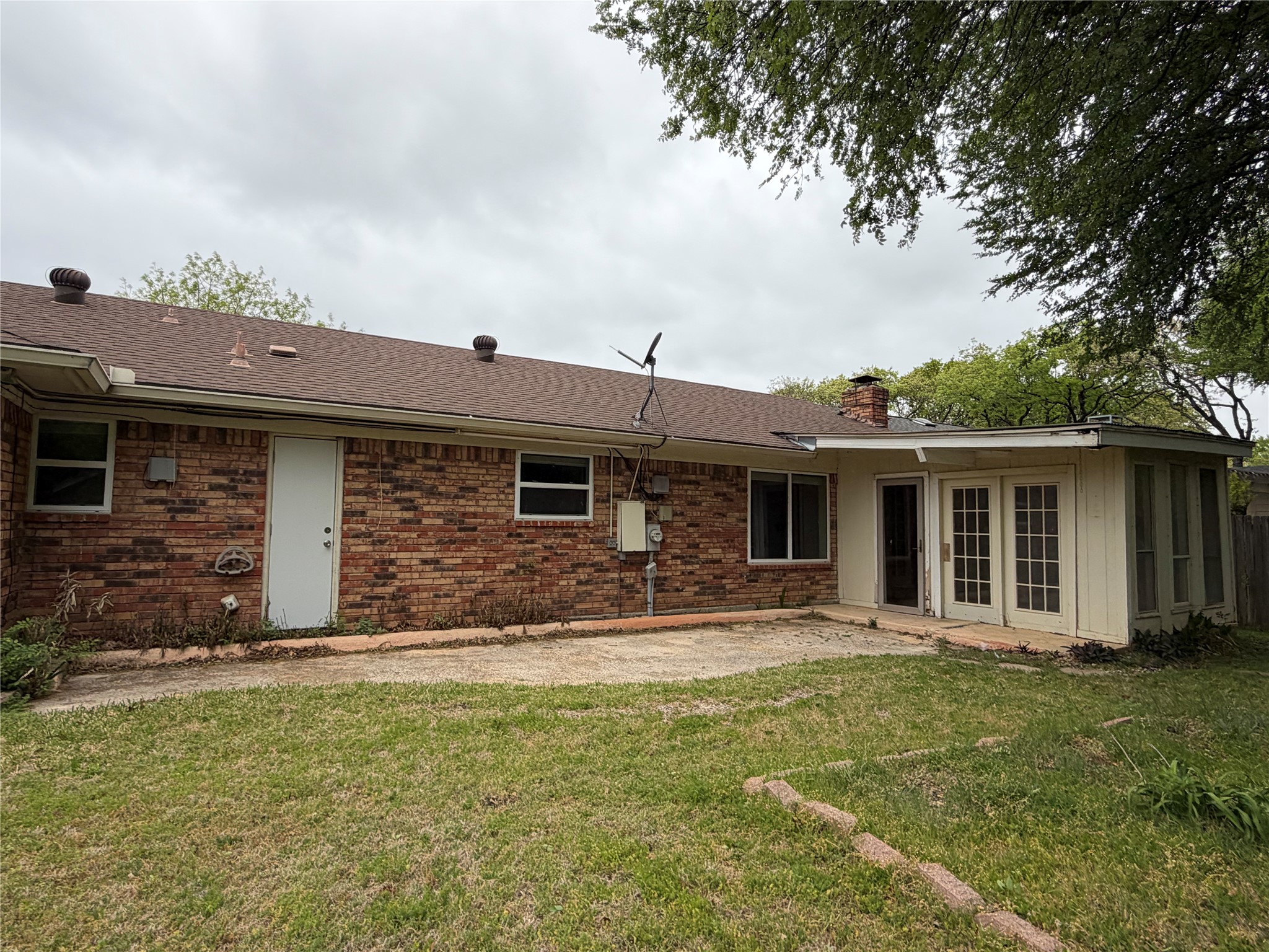 2904 Steve Drive Hurst TX 76054