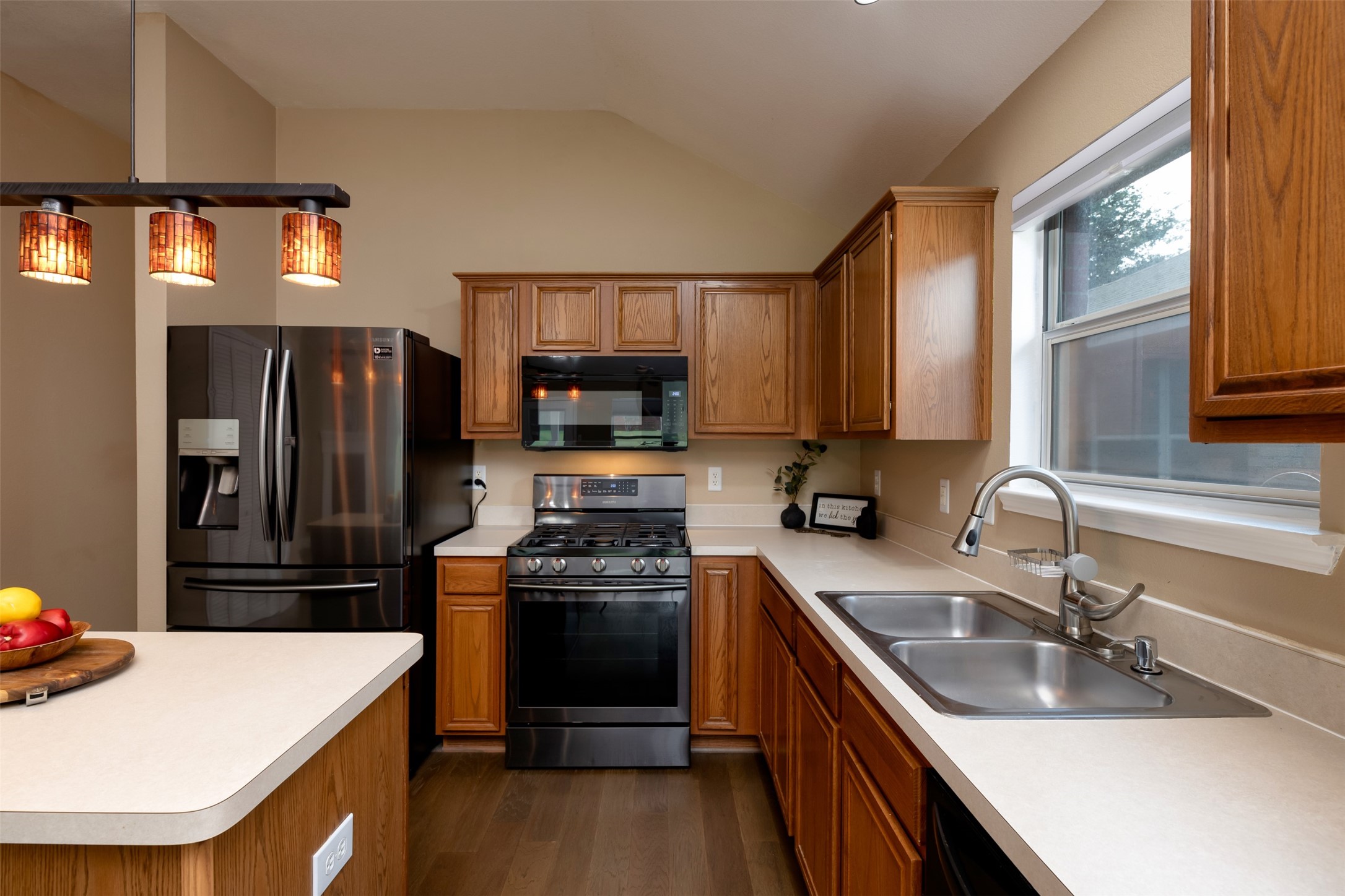 934 Plumeria Drive Arlington TX 76002