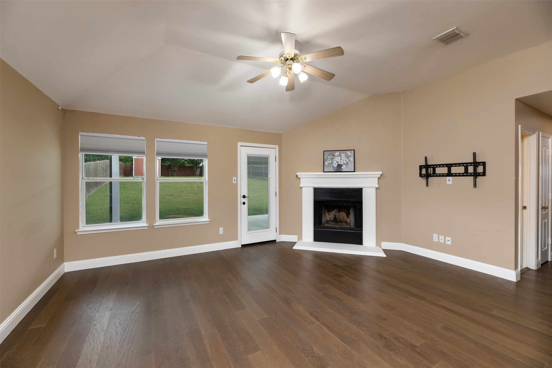 934 Plumeria Drive Arlington TX 76002